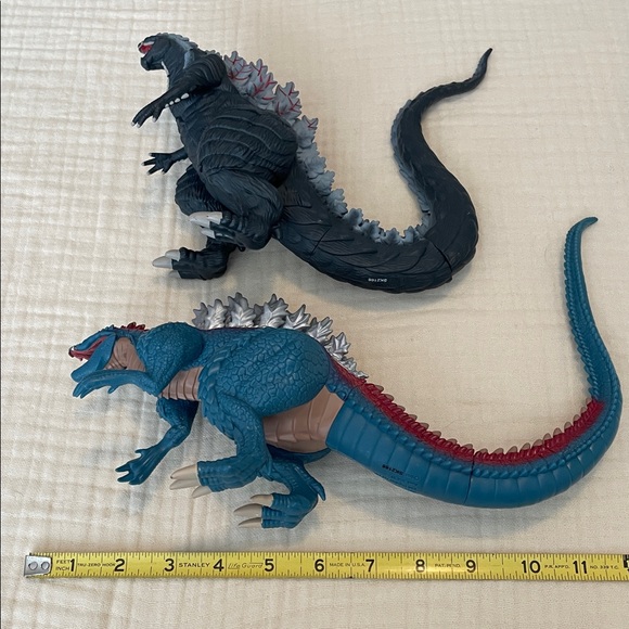 Godzilla Action Figures (2) - Picture 4 of 5